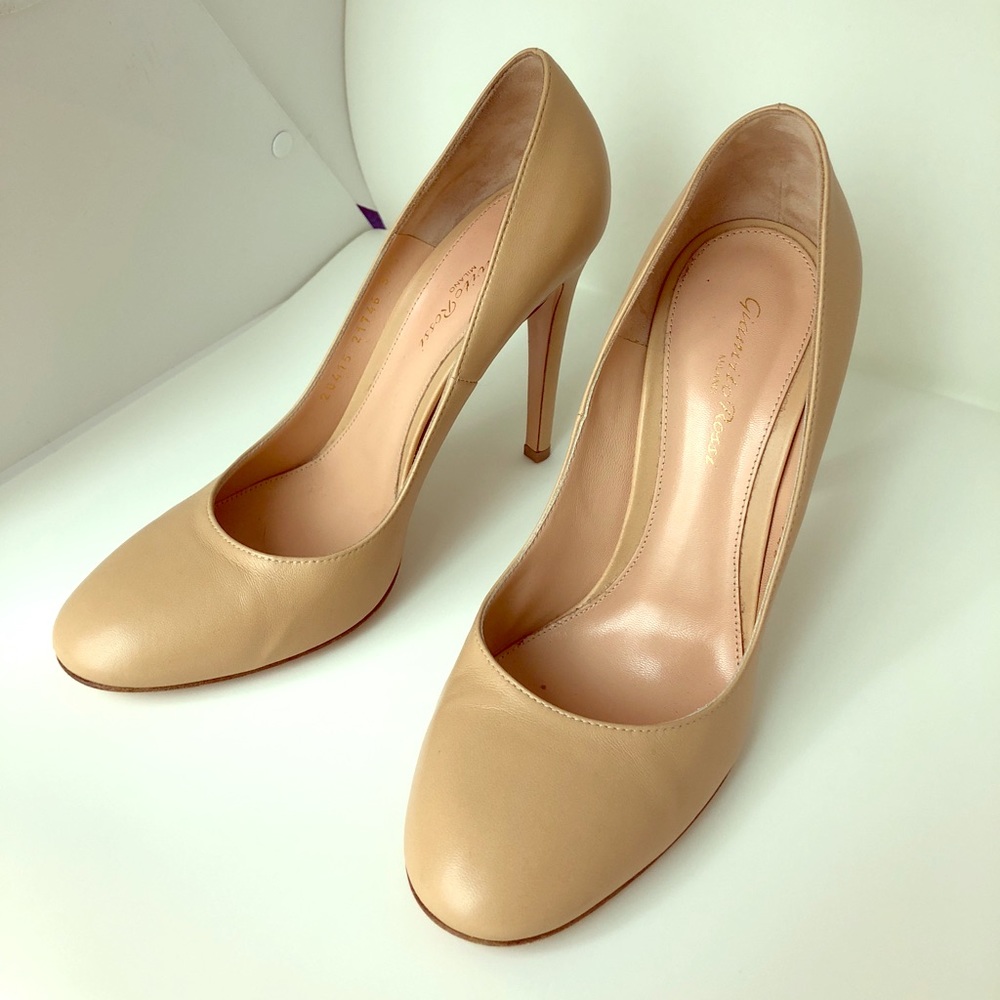 Gianvito Rossi Nude Leather Pumps 39.5